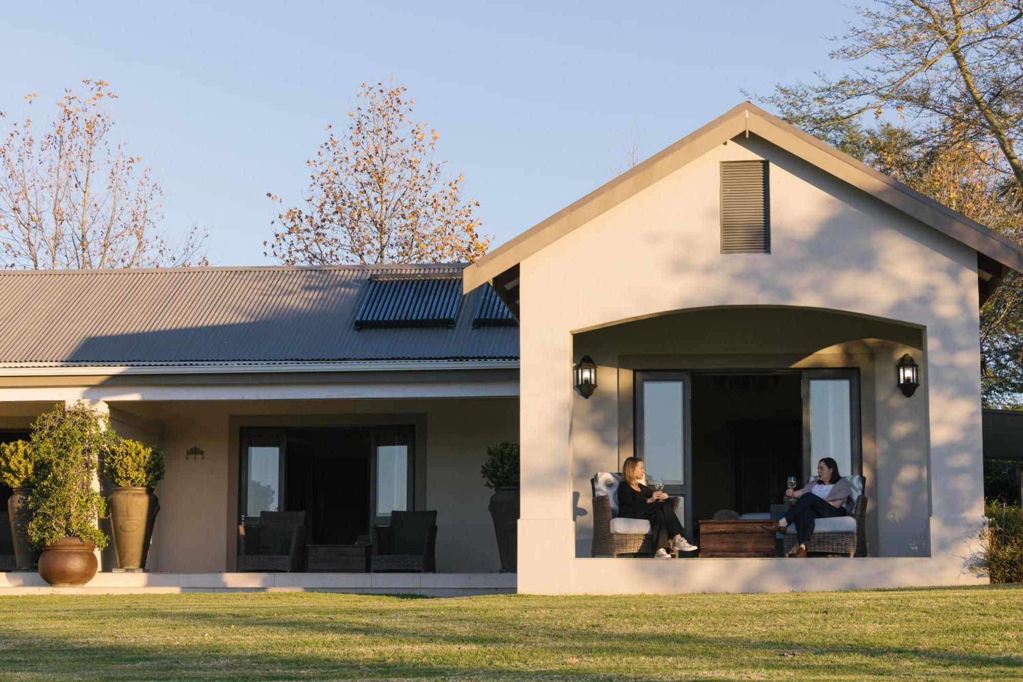 Under Oaks Guesthouse Paarl Luaran gambar